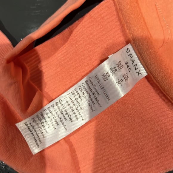 Lightly worn front closure bra - Picture 3 of 3